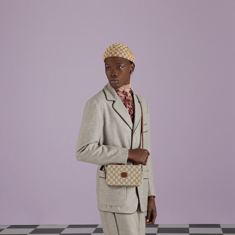 723129.92TCG.8563.003.100.0000.Light GG mini bag with Interlocking G